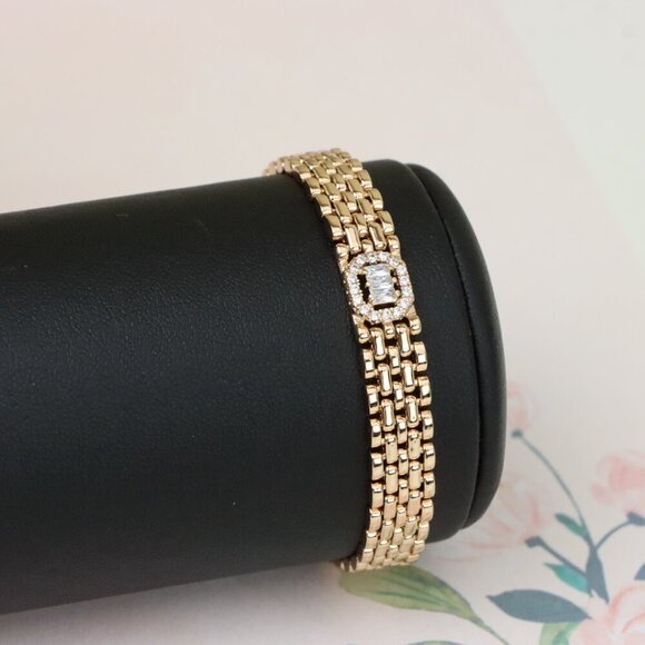 "Elegant Rose Gold Bracelet with Sparkling Central Crystal Accent, XPBL0935 - Picture 9 of 12